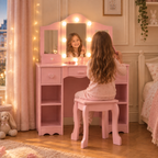 Petite fille devant sa coiffeuse enfant Hollywood à ampoules coloris Rose